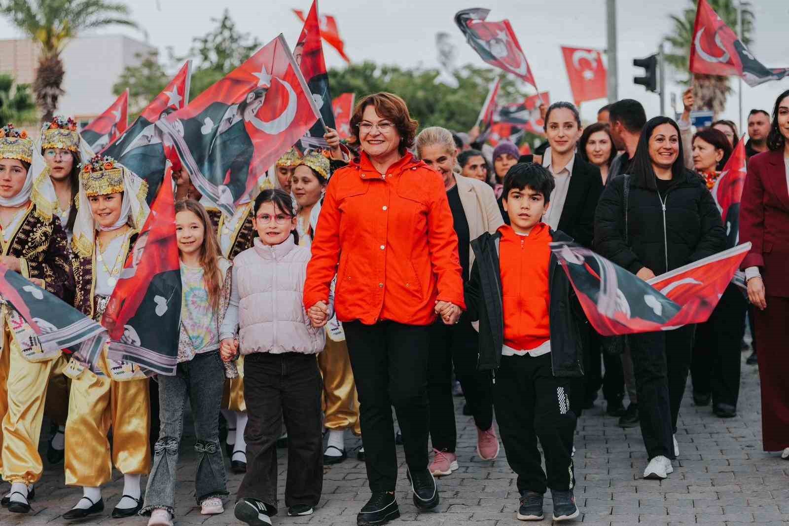 Didim’de bayram coşkusu sokaklara taştı
