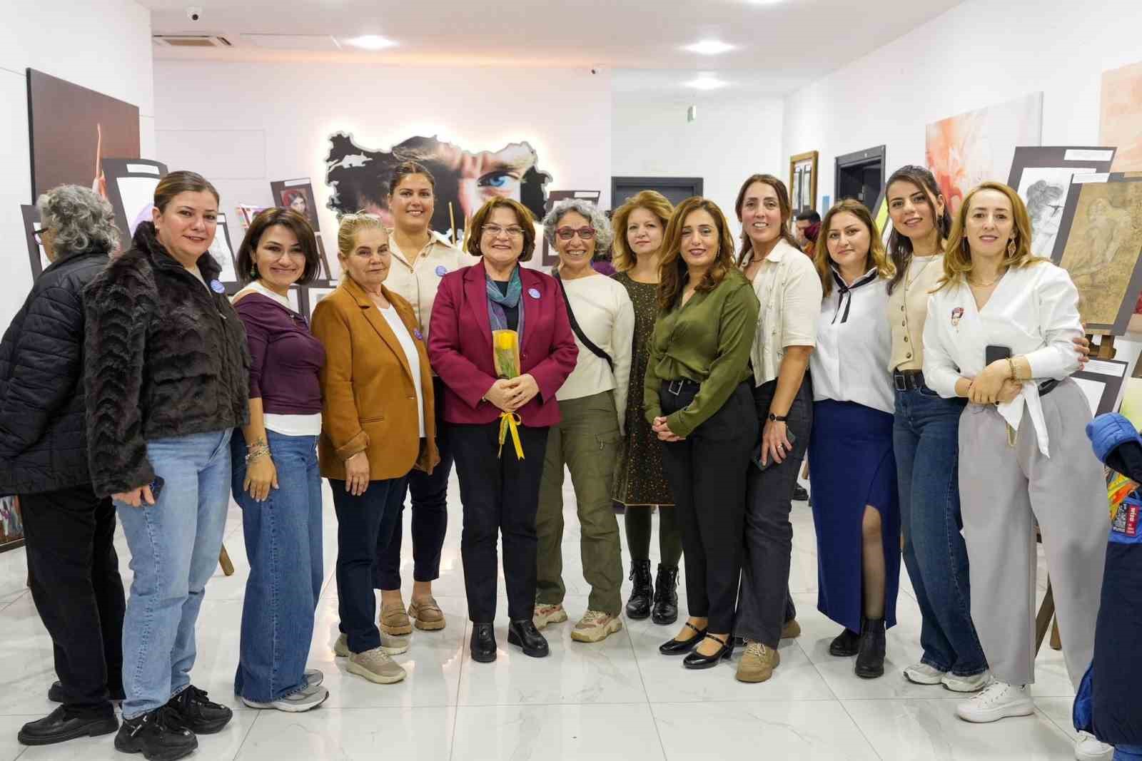 Didim’de ‘Kadın Kadına Özgürlük’ oyunu sanatseverlerle buluştu
