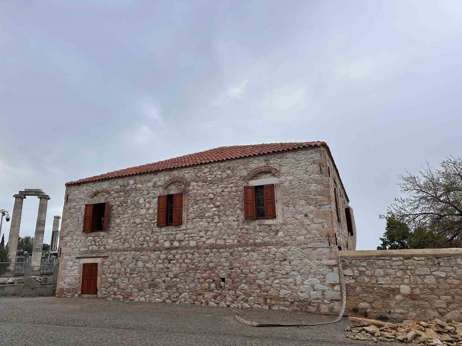 Didim’de restorasyonu tamamlanan bina, Turizm Lisesi’ne devredildi
