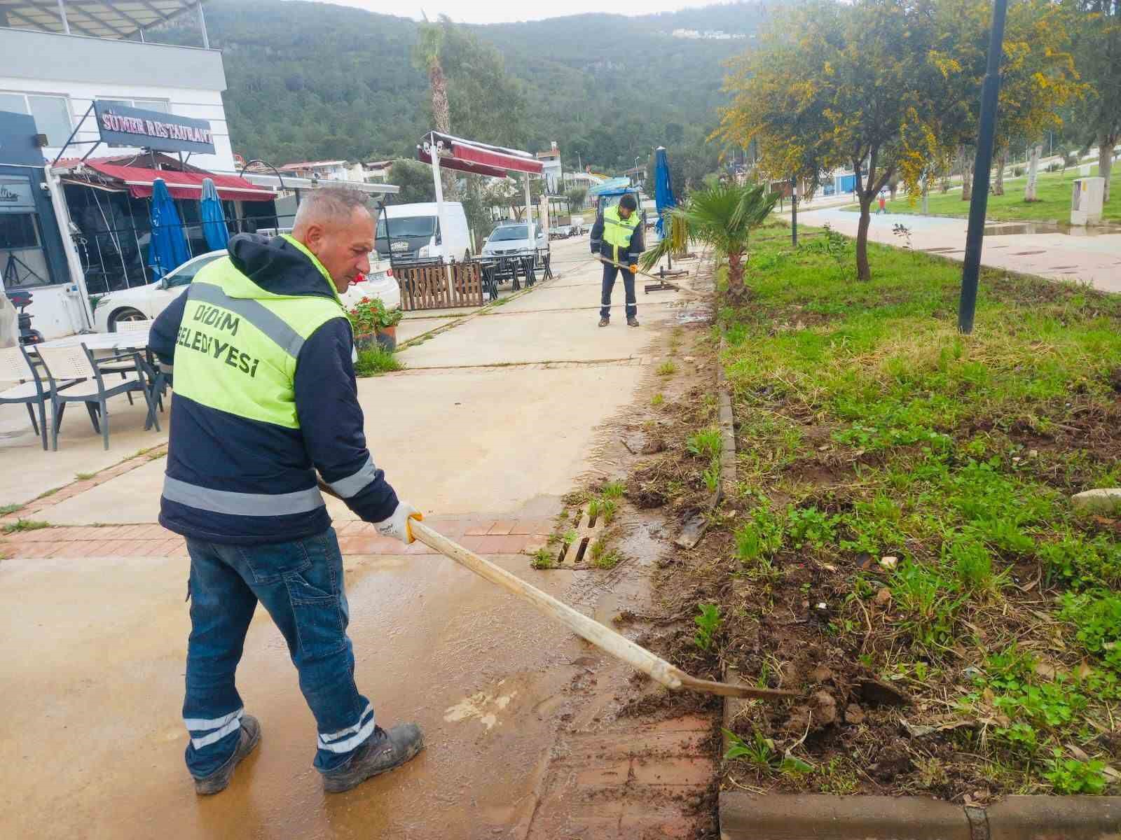 Didim’de temizlik ve düzenleme çalışmaları sürüyor
