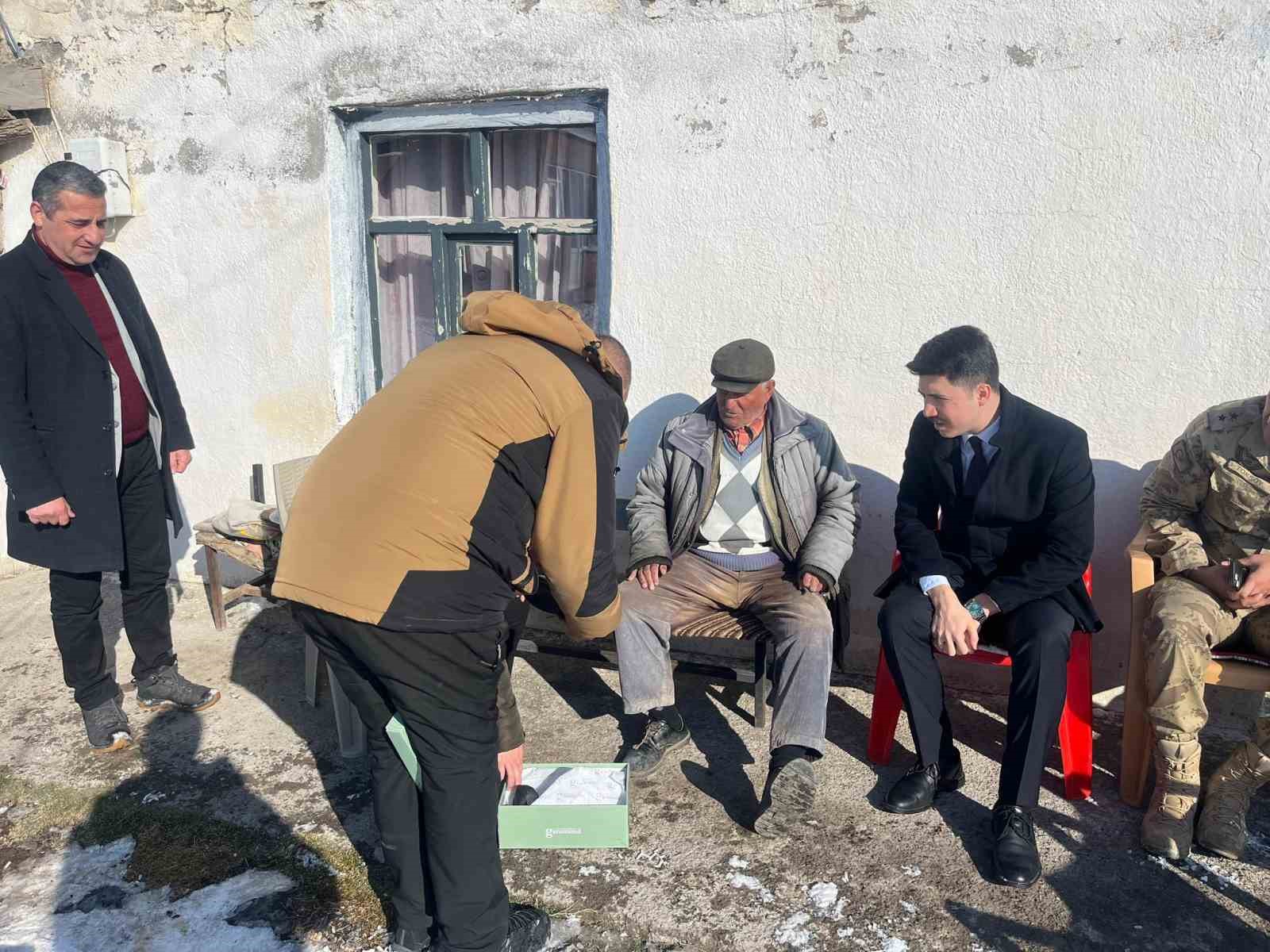 Digor Kaymakamı Kahraman, Çatak köyünde
