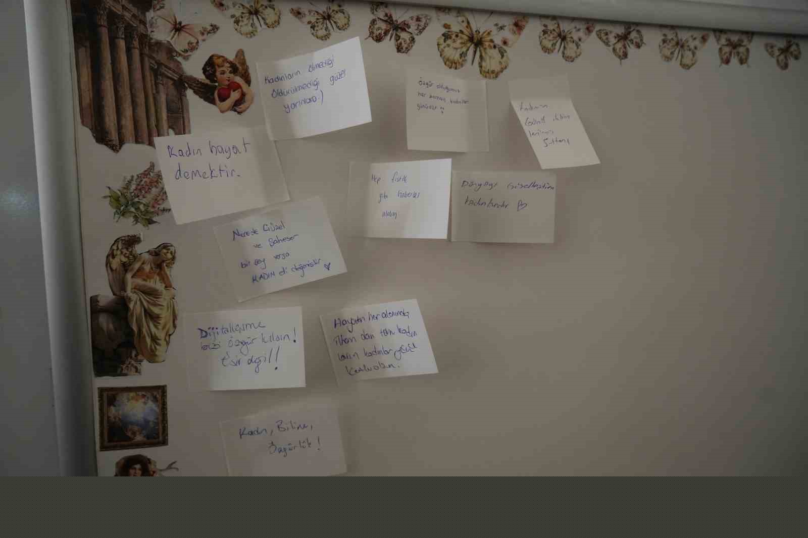 Dijital dünyada kadının görünürlüğü tartışıldı
