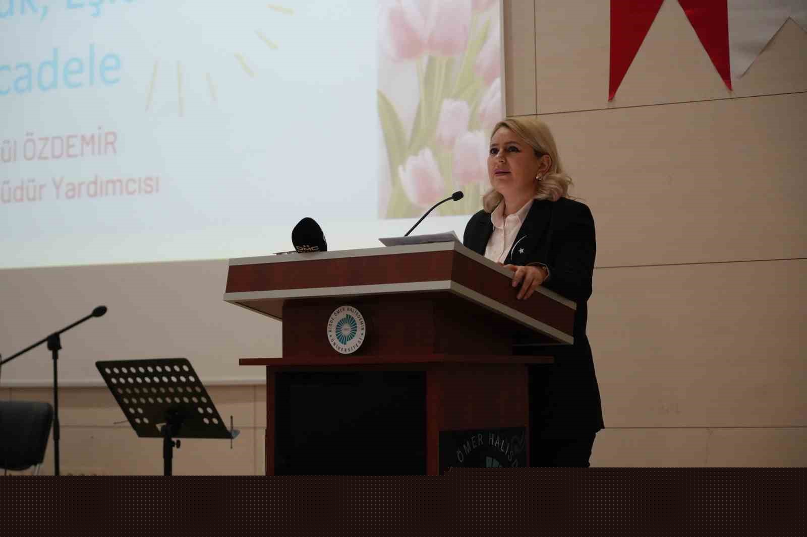 Dijital dünyada kadının görünürlüğü tartışıldı
