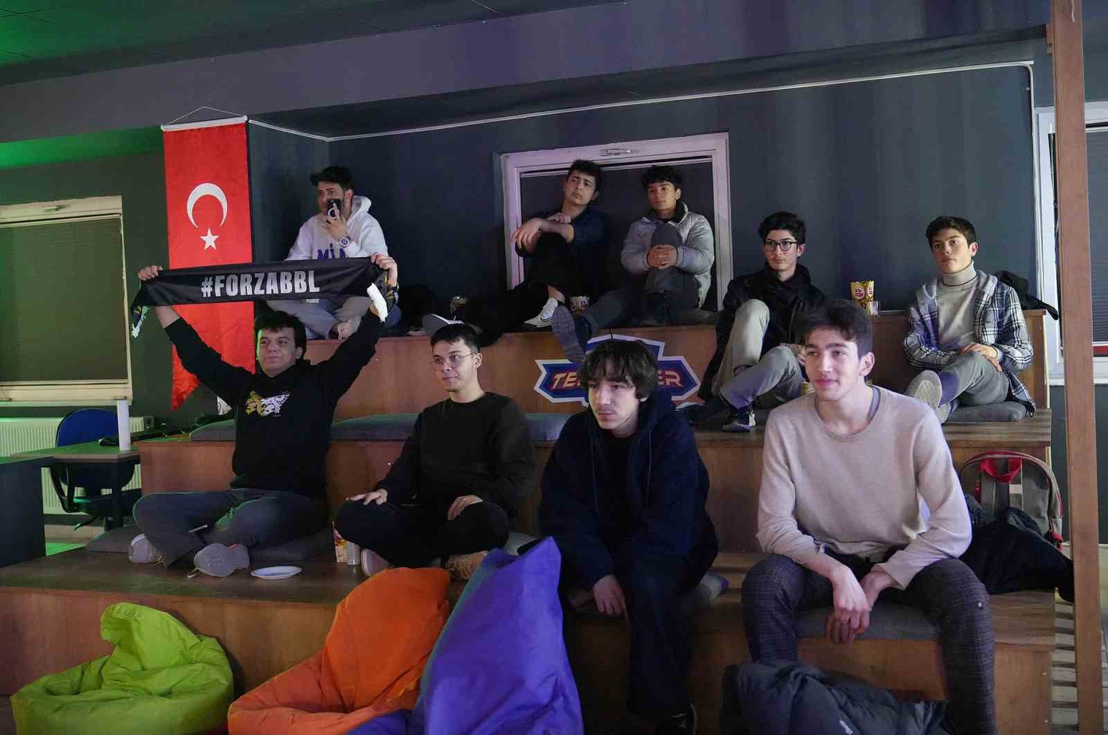 Dijital futbol tutkunları TEKNOMER’de buluştu
Dijital futbol tutkunları TEKNOMER’de buluştu
