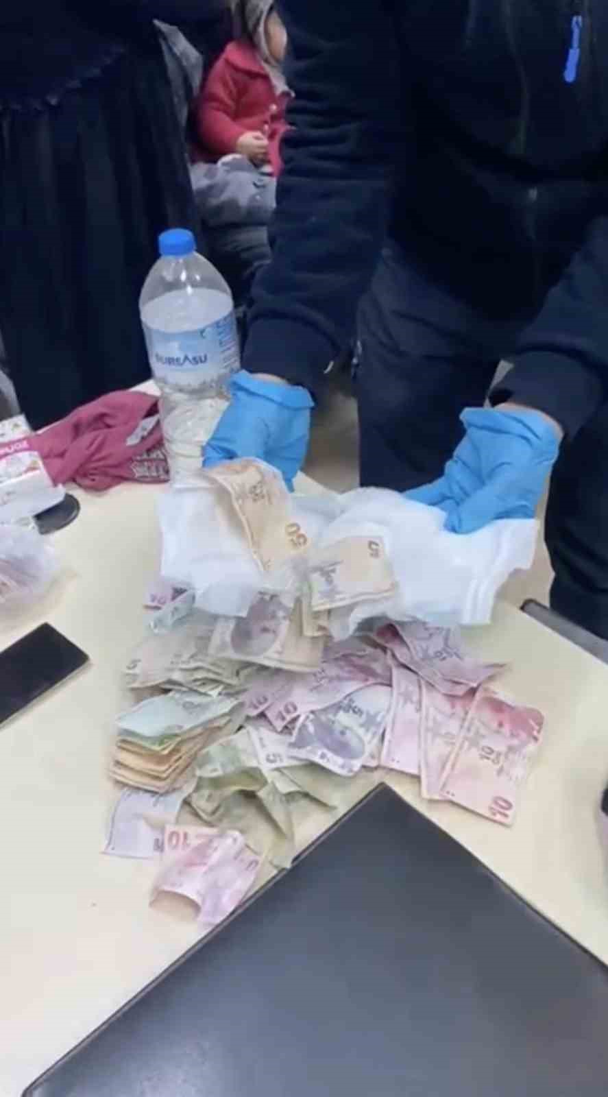 Dilencilik parasını çocuk bezine sakladılar
