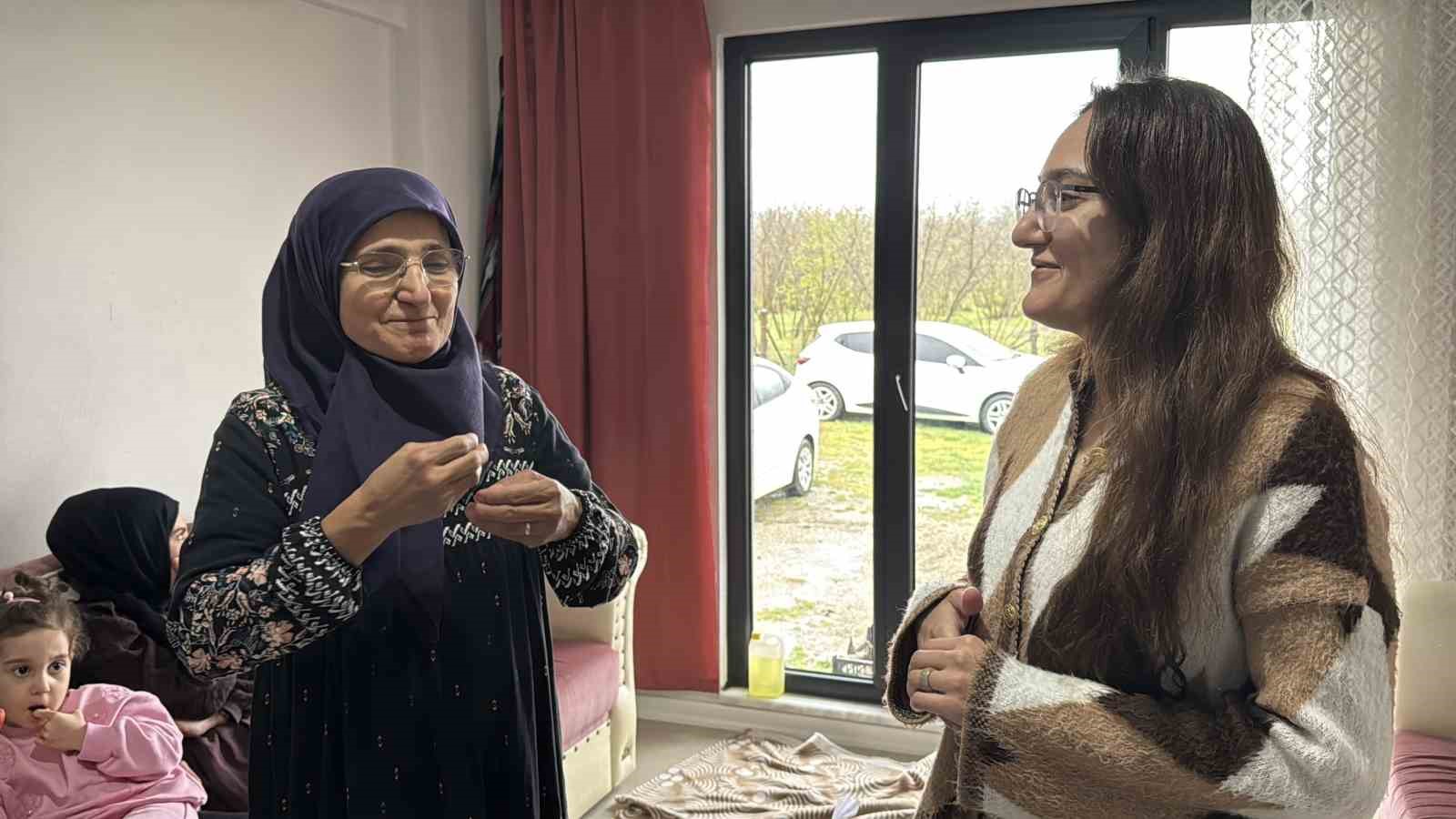 Diller sustu, sevgi konuştu: Bu bayram herkesi duygulandırdı
Diller sustu, sevgi konuştu: Bu bayram herkesi duygulandırdı