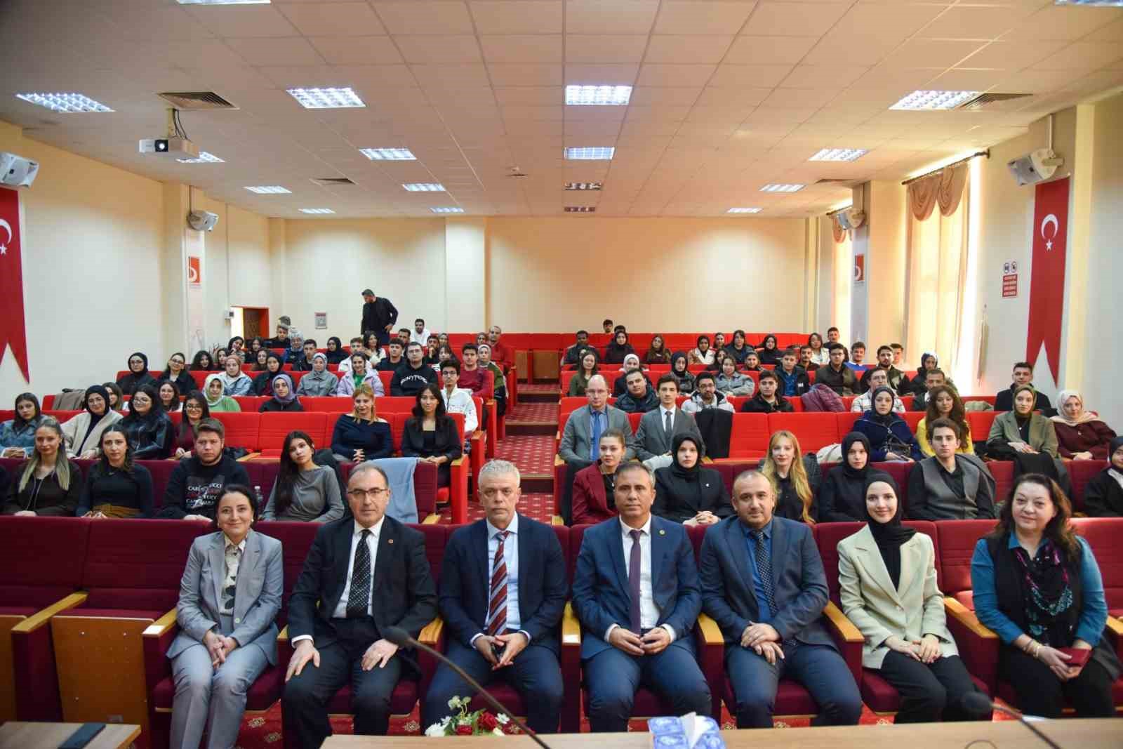 ’Diplomasinin Kodları’ BŞEÜ’de konuşuldu
