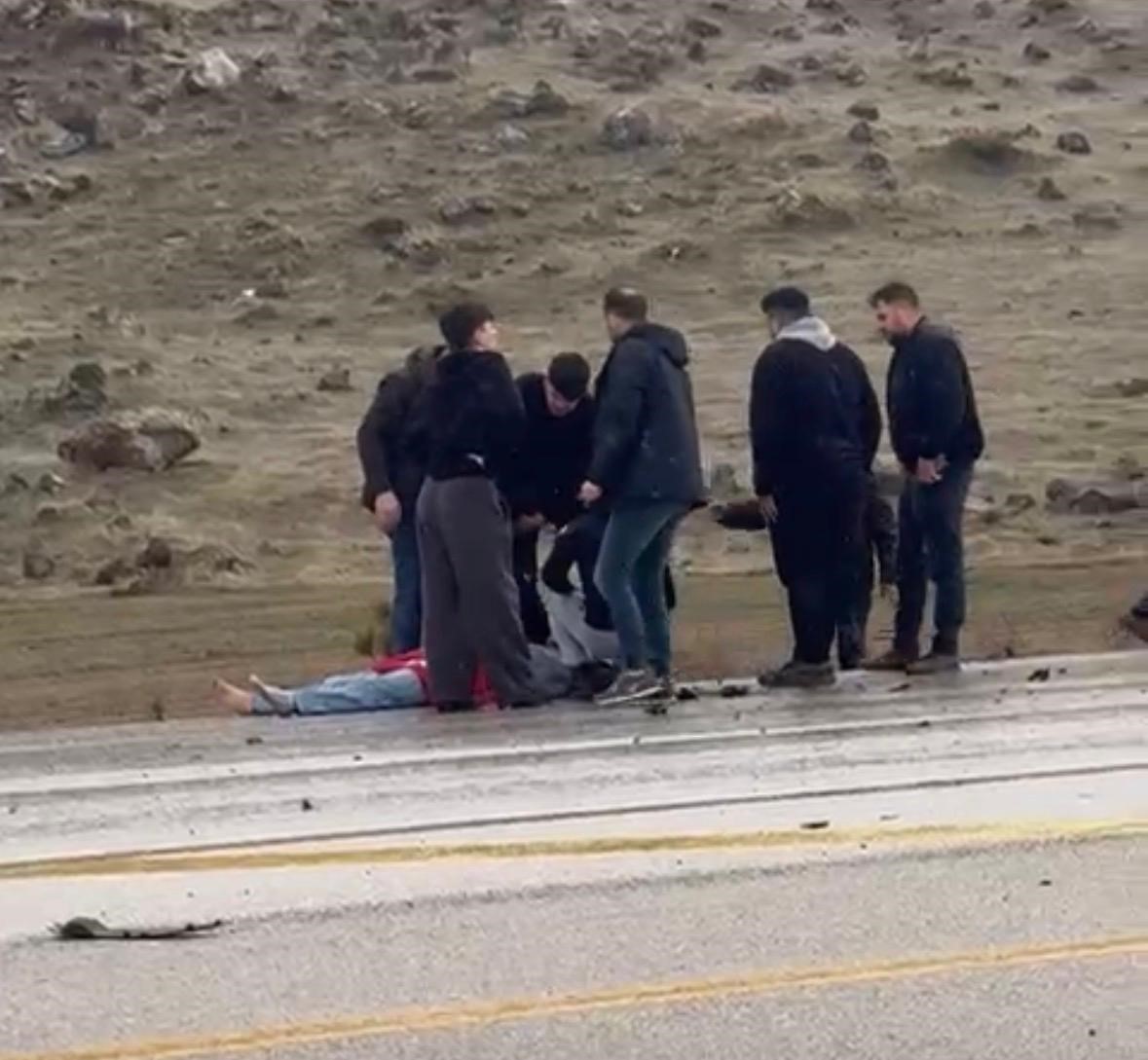 Direğe çarpan otomobil ikiye katlandı: 1 yaralı
