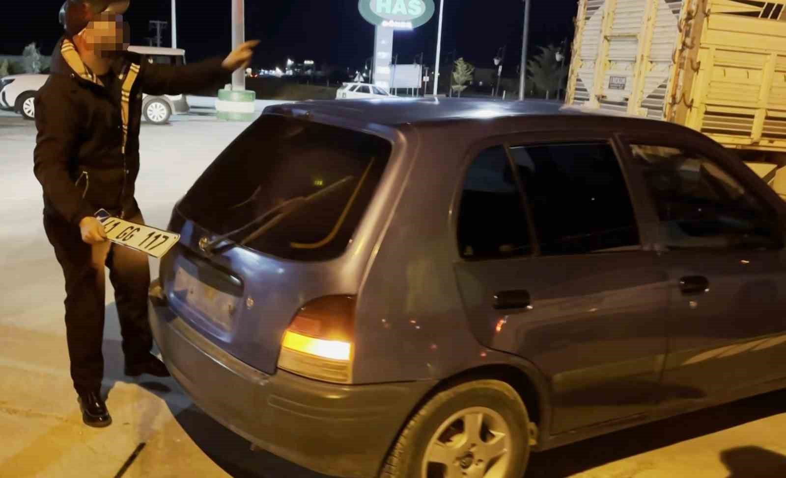 Direksiyon başında alkollü yakalandı, polise "Problemli olan sizsiniz" dedi
