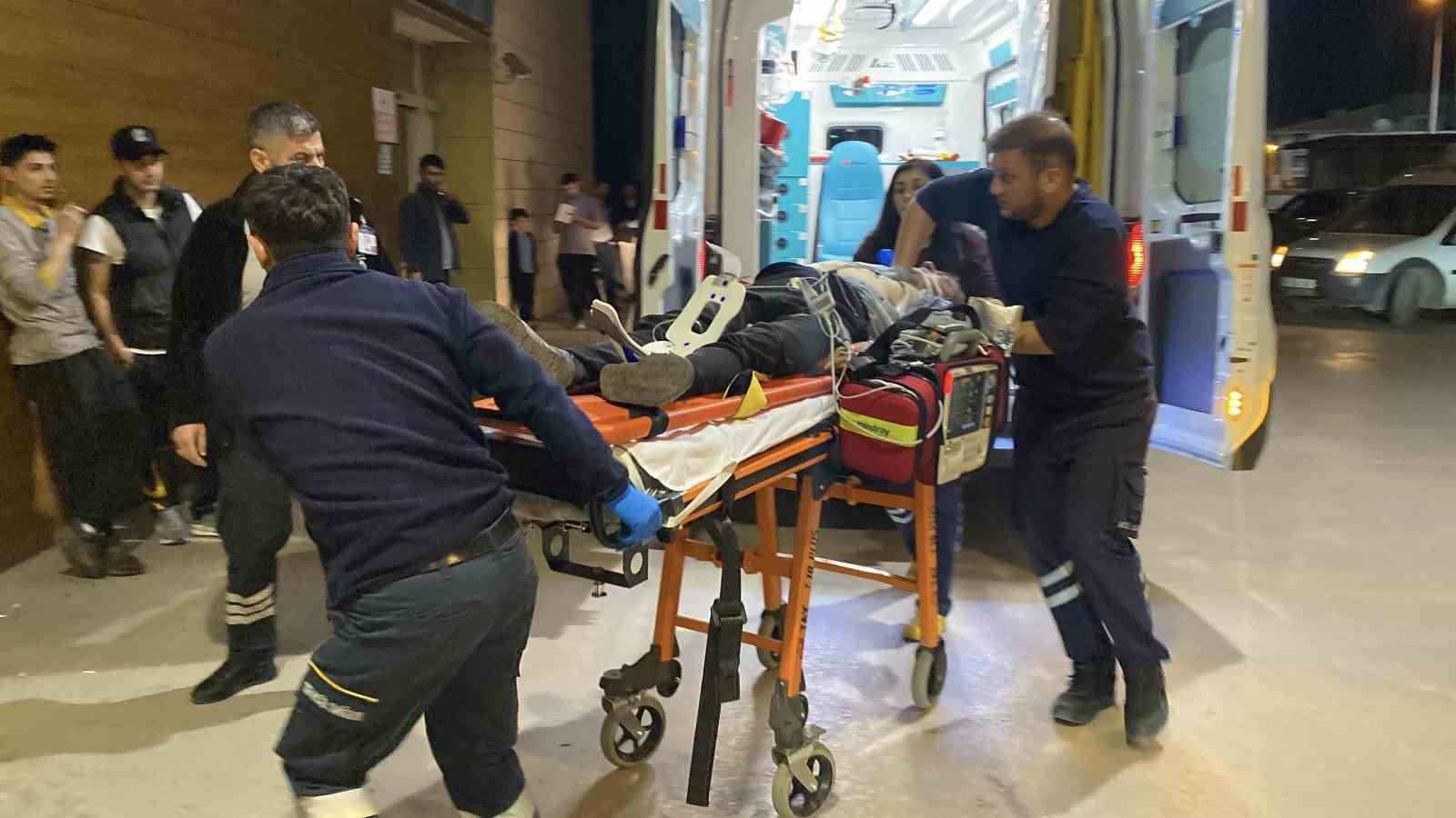 Direksiyon başında kalp krizi geçirince kaza yaptı: Kalbi duran sürücüye 112 ekipleri müdahale etti
