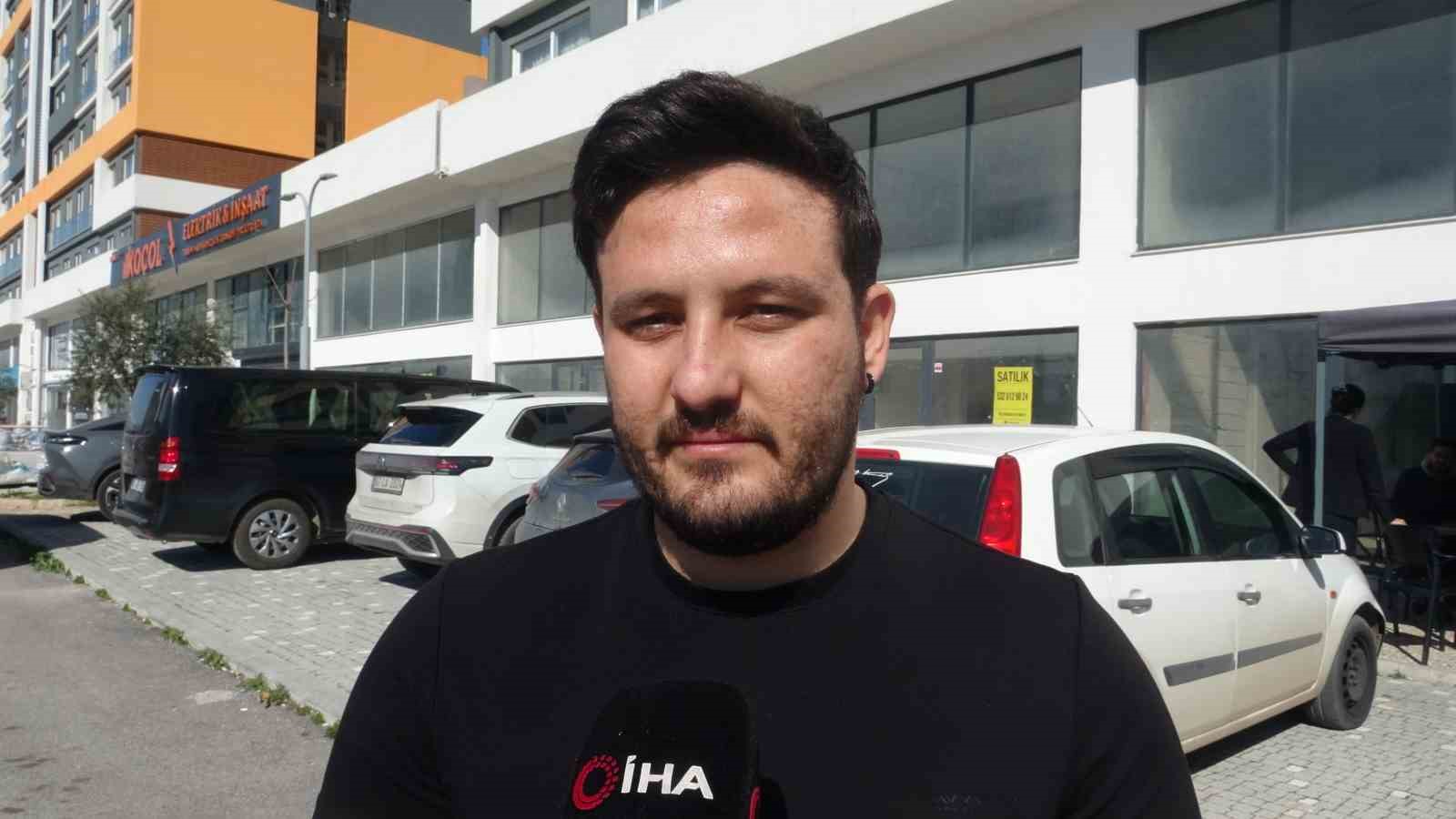 Diş hekimini adım adım takip edip kaza süsü ile durdurup darp ettiler
Diş hekimini adım adım takip edip kaza süsü ile durdurup darp ettiler