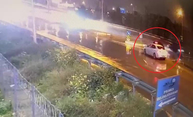 Diş hekimini adım adım takip edip kaza süsü ile durdurup darp ettiler
Diş hekimini adım adım takip edip kaza süsü ile durdurup darp ettiler