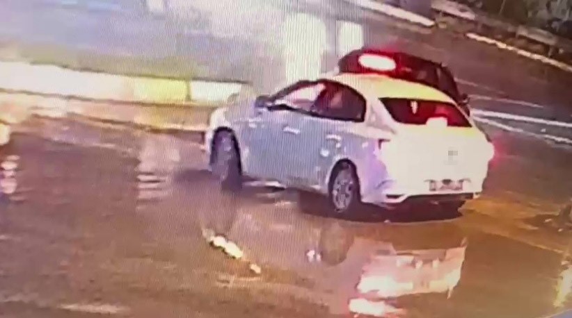 Diş hekimini adım adım takip edip kaza süsü ile durdurup darp ettiler
Diş hekimini adım adım takip edip kaza süsü ile durdurup darp ettiler