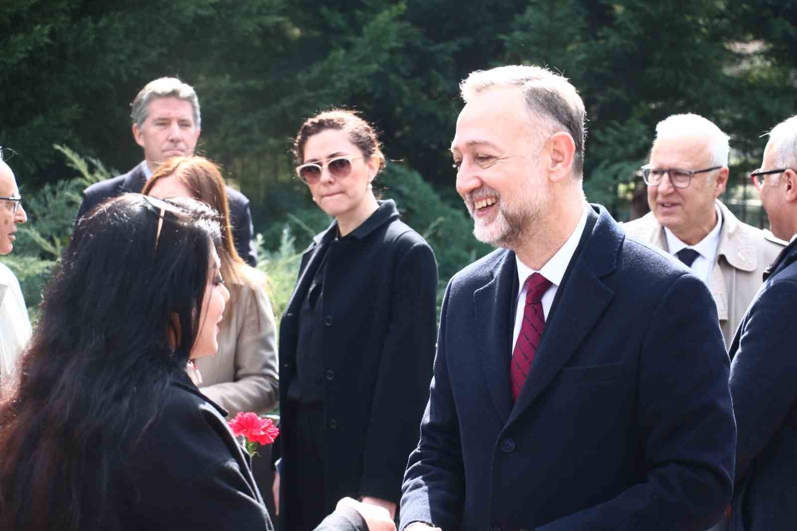 Dışişleri Bakan Yardımcısı Gümrükçü: "Çanakkale Zaferi, bir neslin belki de en parlak temsilcilerini yitirdiğimiz destansı bir mücadele ve direniştir"
