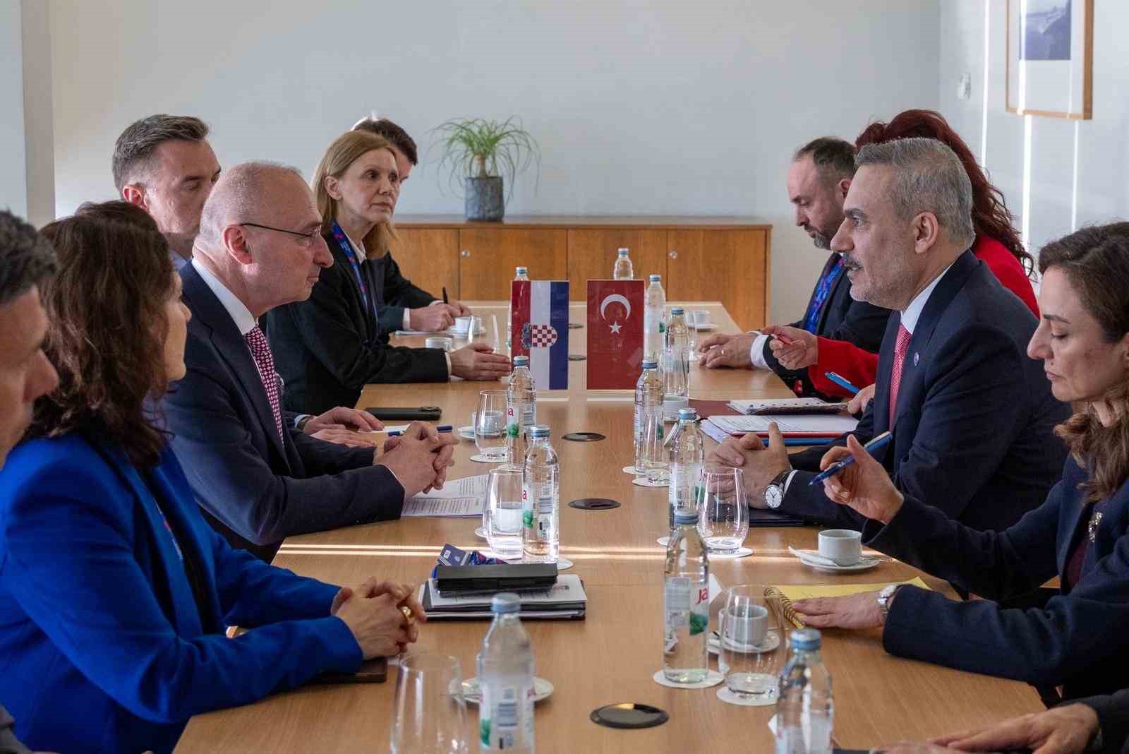 Dışişleri Bakanı Fidan, Hırvat mevkidaşı Grlic-Radman ile bir araya geldi
