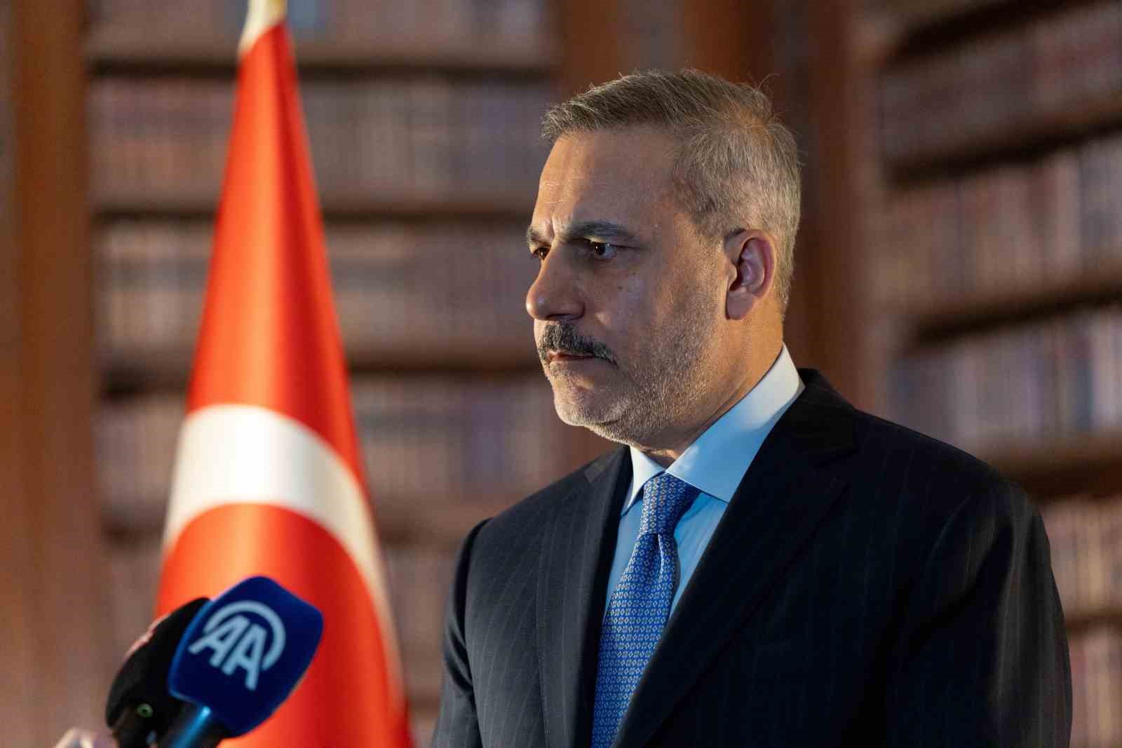 Dışişleri Bakanı Fidan: "Karadeniz’in güvenliğinin Türkiye’nin sorumluluğunda olmasından daha doğal bir konu yok"
Dışişleri Bakanı Fidan: "Karadeniz’in güvenliğinin Türkiye’nin sorumluluğunda olmasından daha doğal bir konu yok"