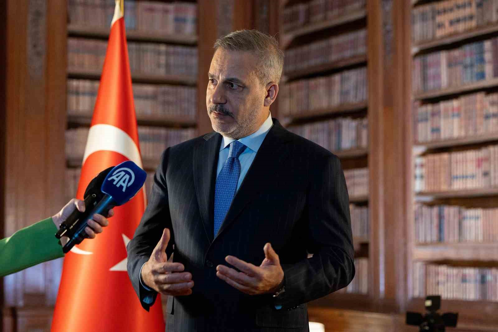 Dışişleri Bakanı Fidan: "Karadeniz’in güvenliğinin Türkiye’nin sorumluluğunda olmasından daha doğal bir konu yok"
Dışişleri Bakanı Fidan: "Karadeniz’in güvenliğinin Türkiye’nin sorumluluğunda olmasından daha doğal bir konu yok"