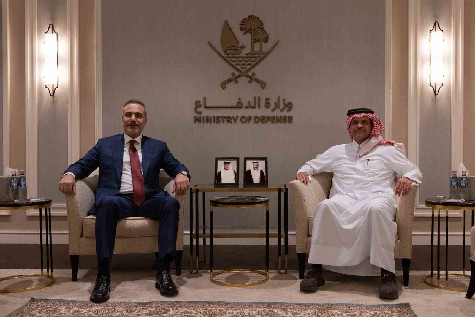 Dışişleri Bakanı Fidan, Katar Savunma Bakanı Al Thani ile bir araya geldi

