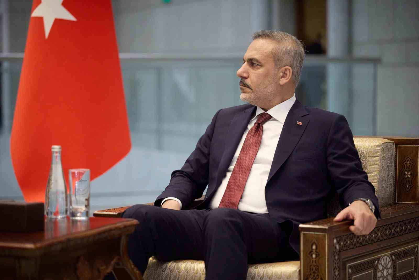 Dışişleri Bakanı Fidan, Suriyeli ve Ukraynallı mevkidaşları ile üçlü görüşme gerçekleştirdi
