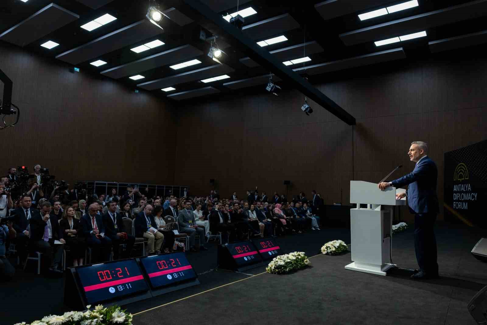 Dışişleri Bakanı Hakan Fidan: "Biz İsrail gibi değiliz, onlar GKRY ile birlikte Müslüman ülkelere karşı bir askeri ittifak kurdular"
