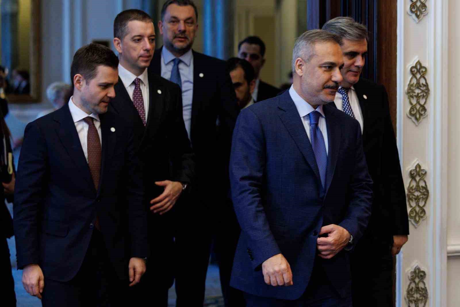 Dışişleri Bakanı Hakan Fidan’ın ev sahipliğinde, Balkan Barış Platformu’nun ikinci toplantısı gerçekleştirildi
Dışişleri Bakanı Hakan Fidan’ın ev sahipliğinde, Balkan Barış Platformu’nun ikinci toplantısı gerçekleştirildi