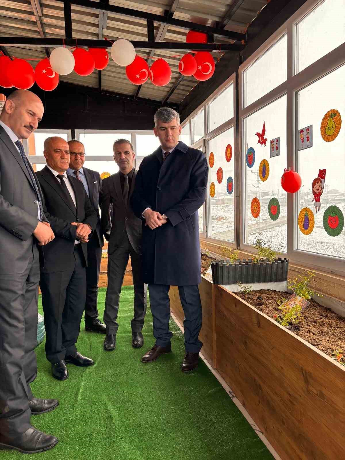 Diyadin’de geleceğin çiftçileri yetişiyor
Diyadin’de geleceğin çiftçileri yetişiyor