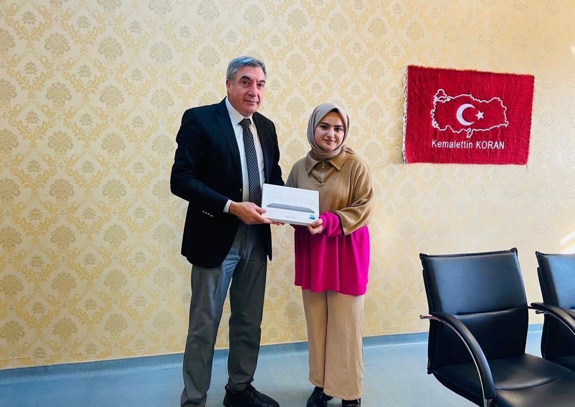 Diyadin’de gençlere tablet desteği
