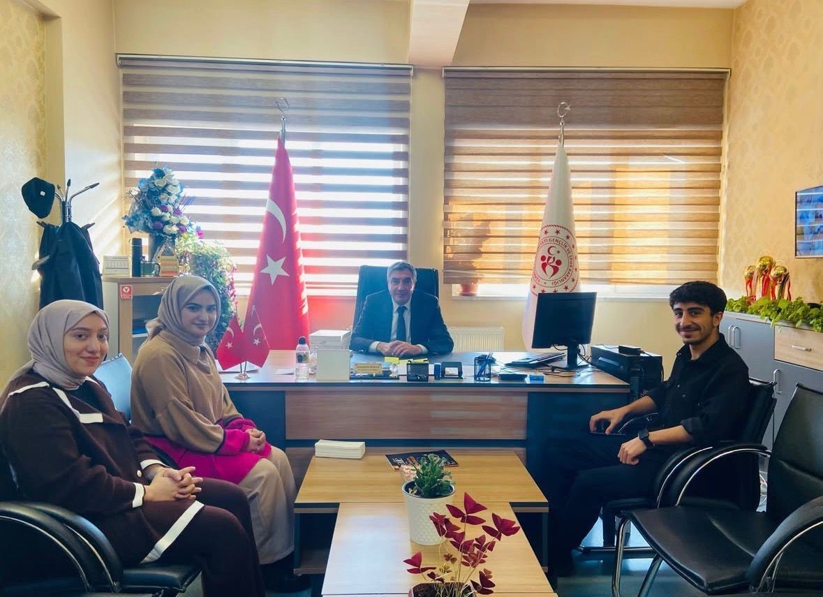 Diyadin’de gençlere tablet desteği
