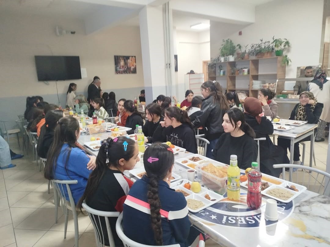 Diyadin’de Ramazan sofrasında anlamlı buluşma
