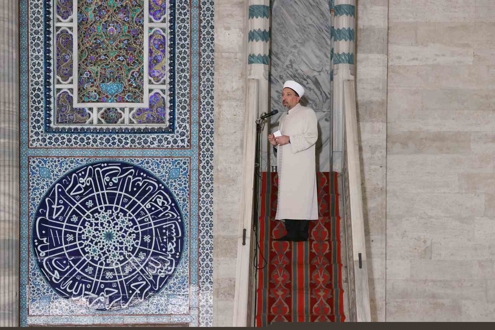 Diyanet İşleri Başkanı Arpaguş, Süleymaniye Camii’nde hutbe okudu
