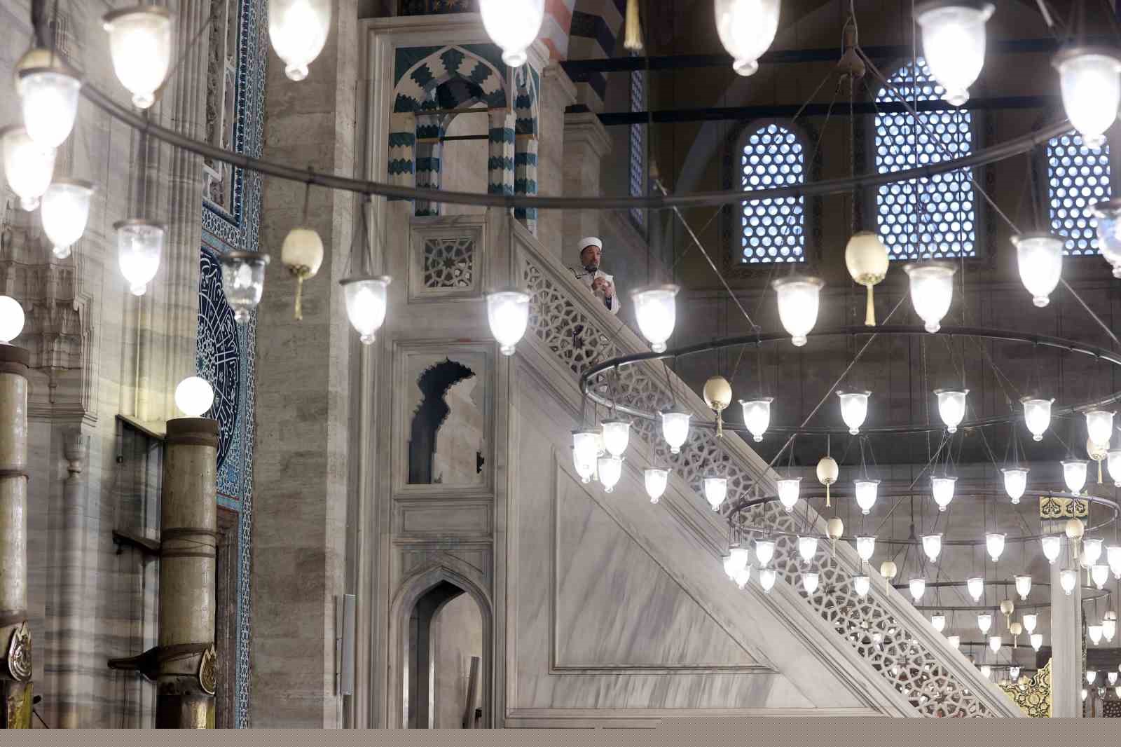 Diyanet İşleri Başkanı Arpaguş, Süleymaniye Camii’nde hutbe okudu
