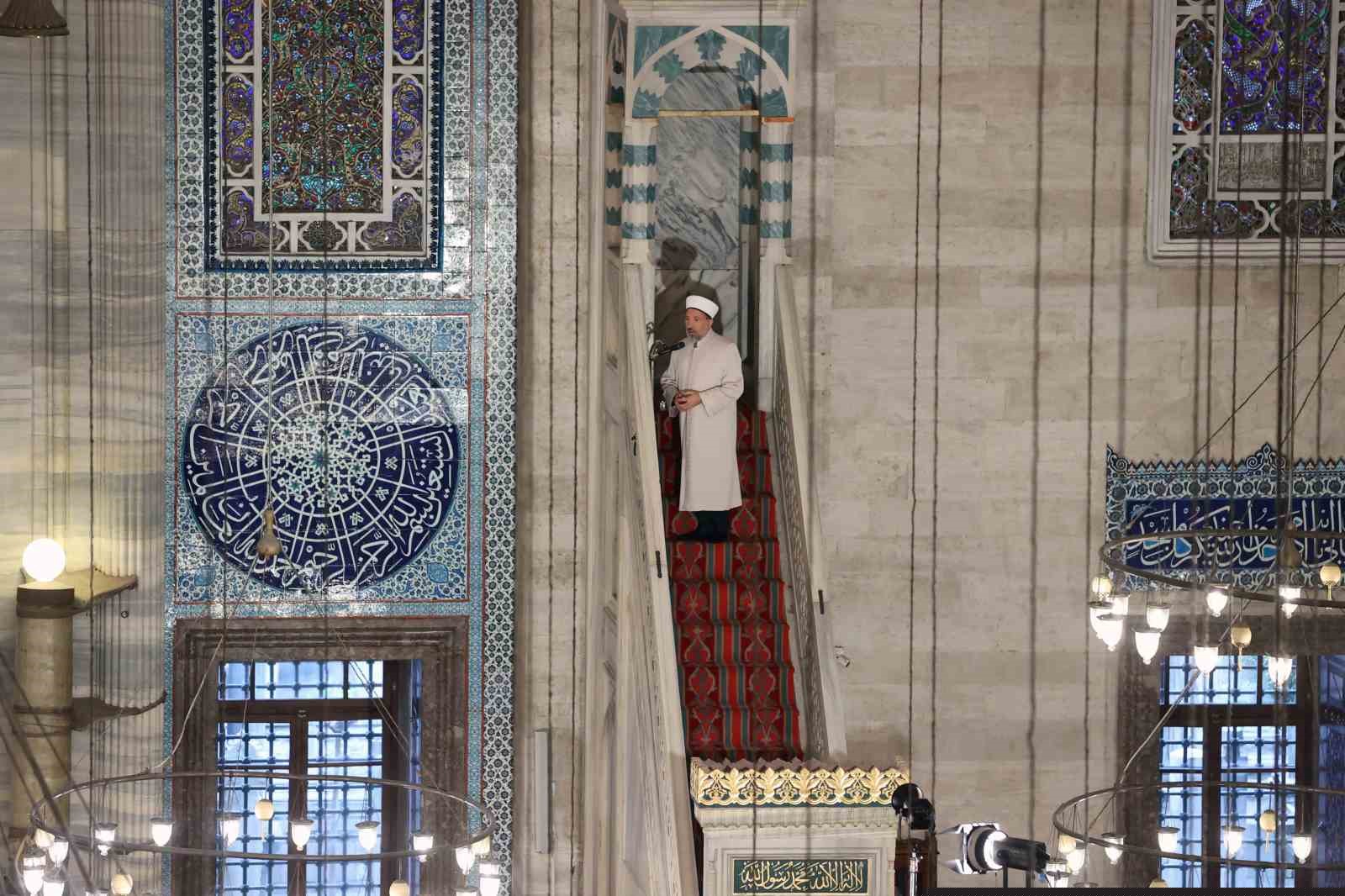 Diyanet İşleri Başkanı Arpaguş, Süleymaniye Camii’nde hutbe okudu
