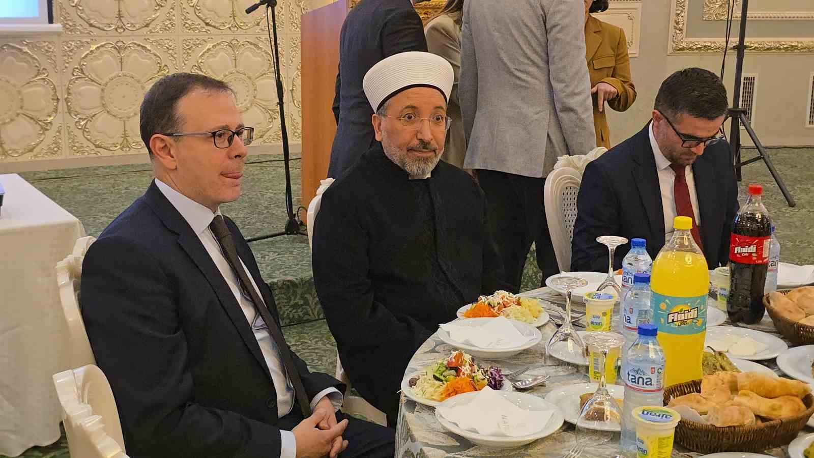Diyanet İşleri Başkanlığı ve Türkiye Diyanet Vakfı’ndan Kosova’da iftar programı
Diyanet İşleri Başkanlığı ve Türkiye Diyanet Vakfı’ndan Kosova’da iftar programı