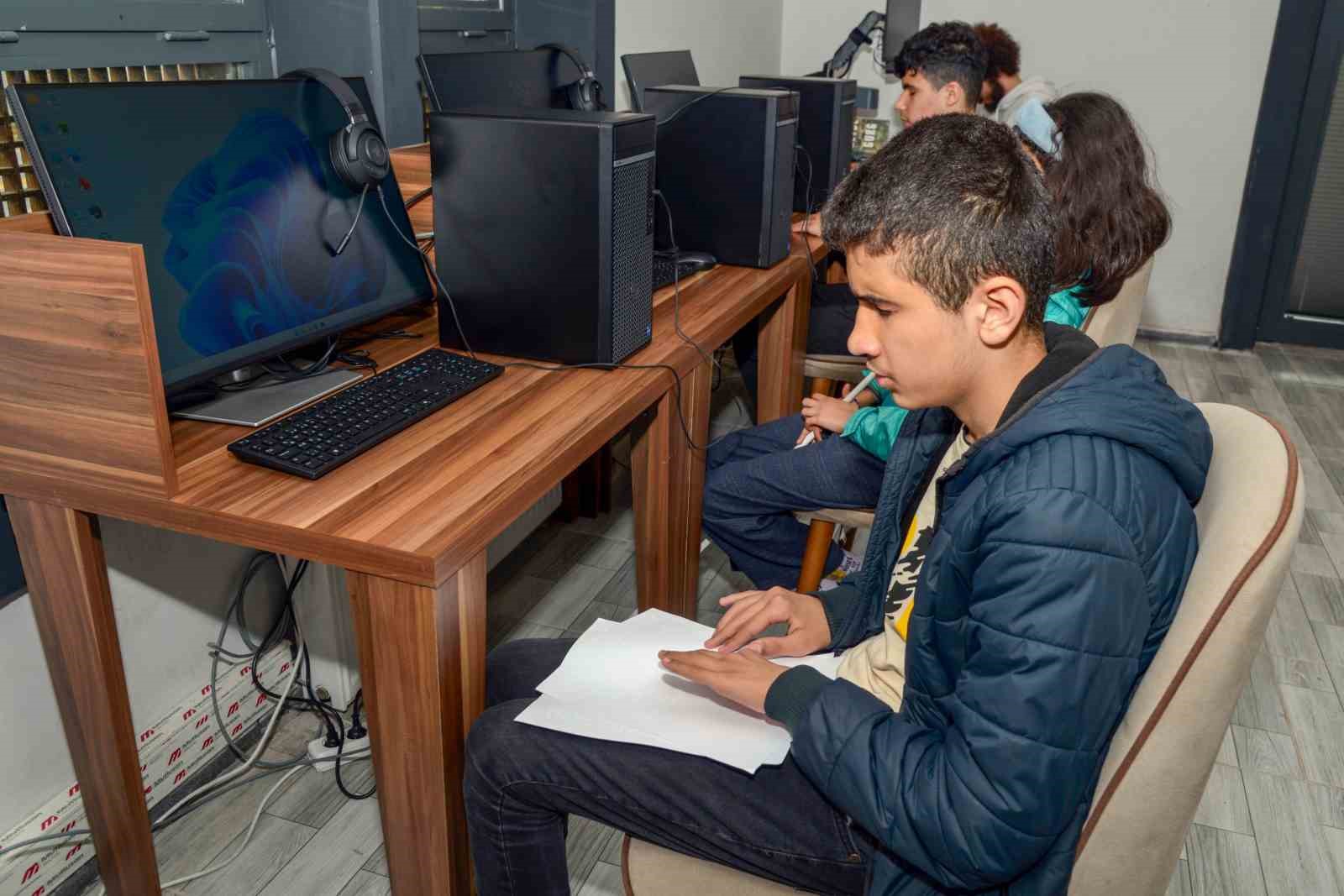 Diyarbakır Büyükşehir’den görme engelliler için yeni bir sesli kütüphane
