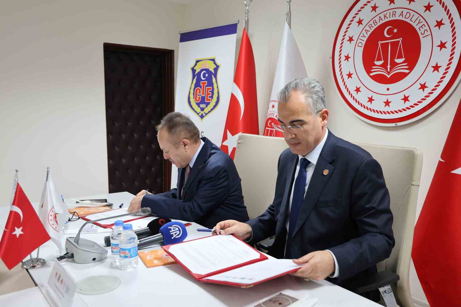 Diyarbakır Cumhuriyet Başsavcılığı ile İl Sağlık Müdürlüğü arasında işbirliği protokolü imzalandı
