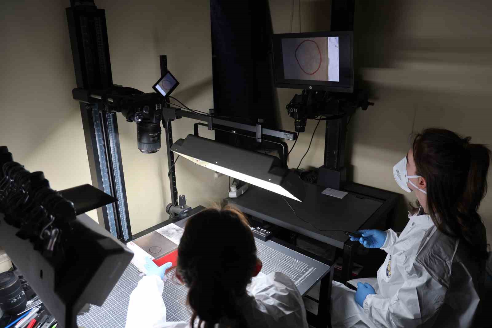 Diyarbakır Emniyeti’nin bu birimindeki kadınlar detaycılıklarıyla olayları aydınlatıyor
