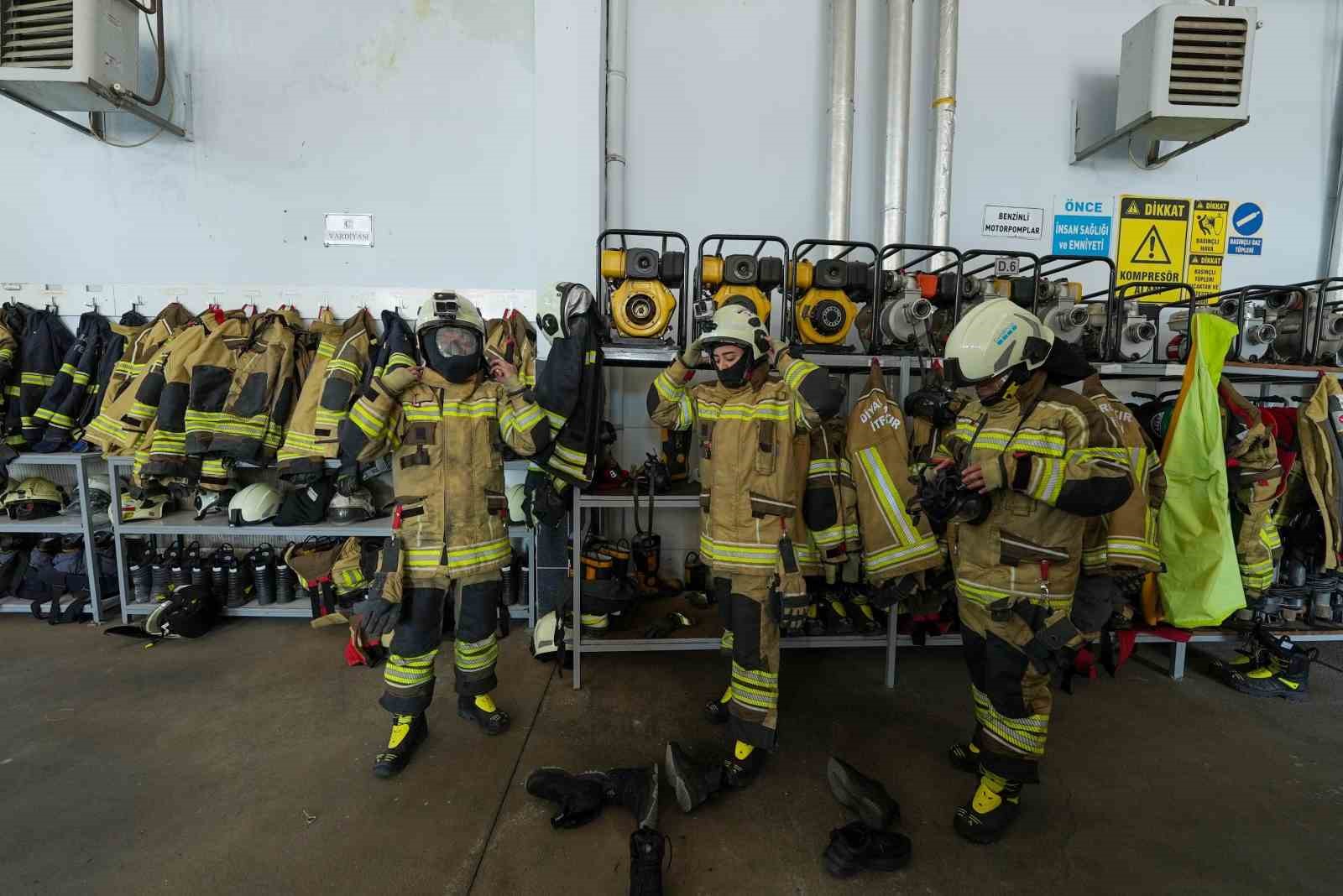 Diyarbakır itfaiyesinde kadınlar tabuları yıkıyor
