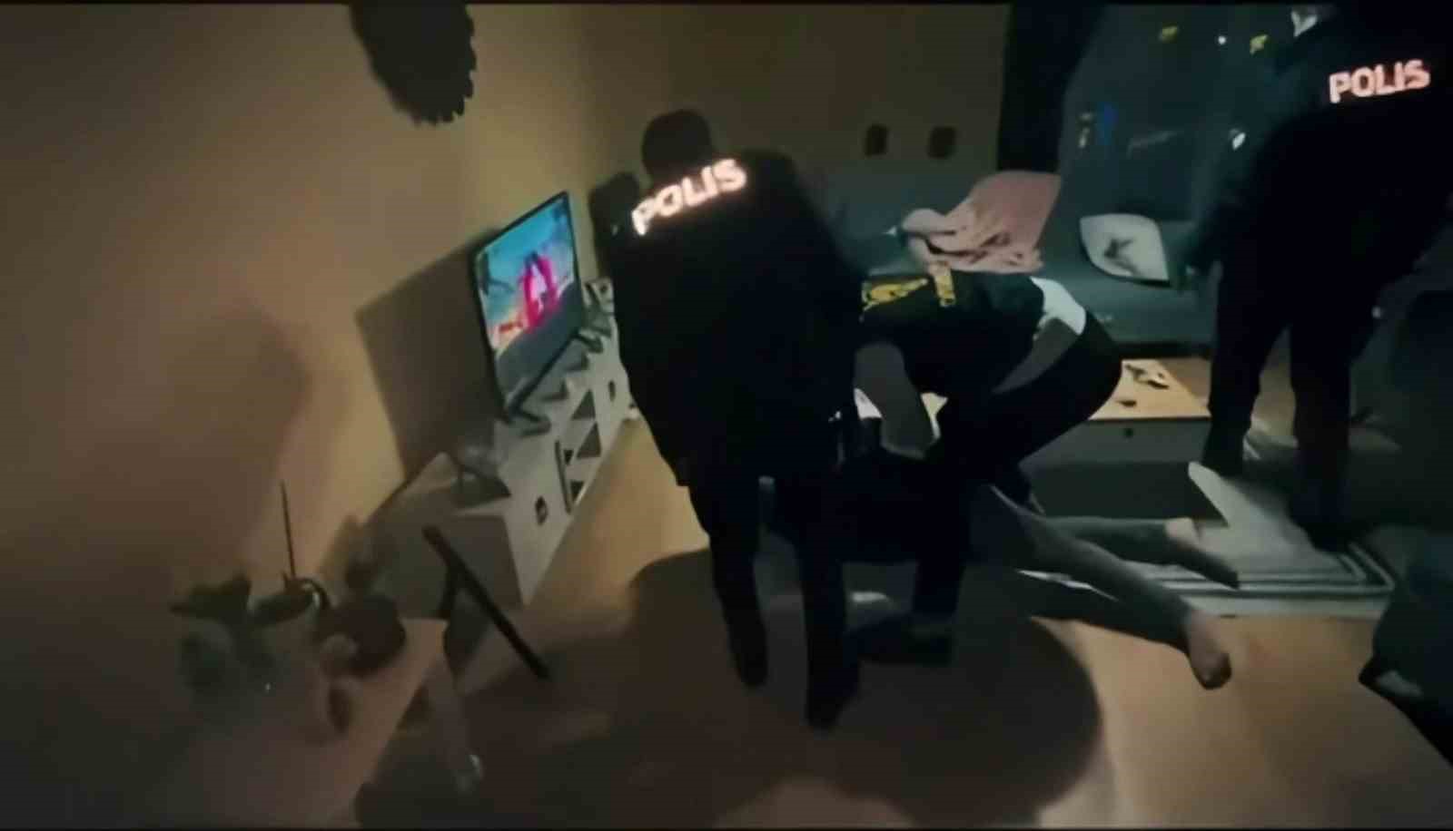 Diyarbakır merkezli 14 ilde "son istasyon"  operasyonu
