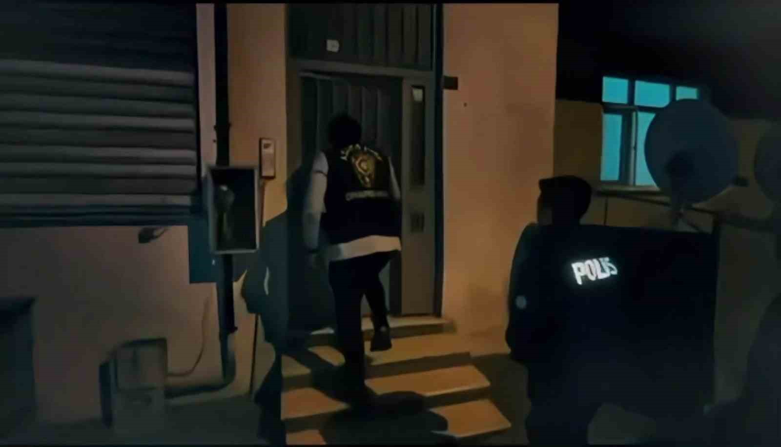 Diyarbakır merkezli 14 ilde "son istasyon"  operasyonu
