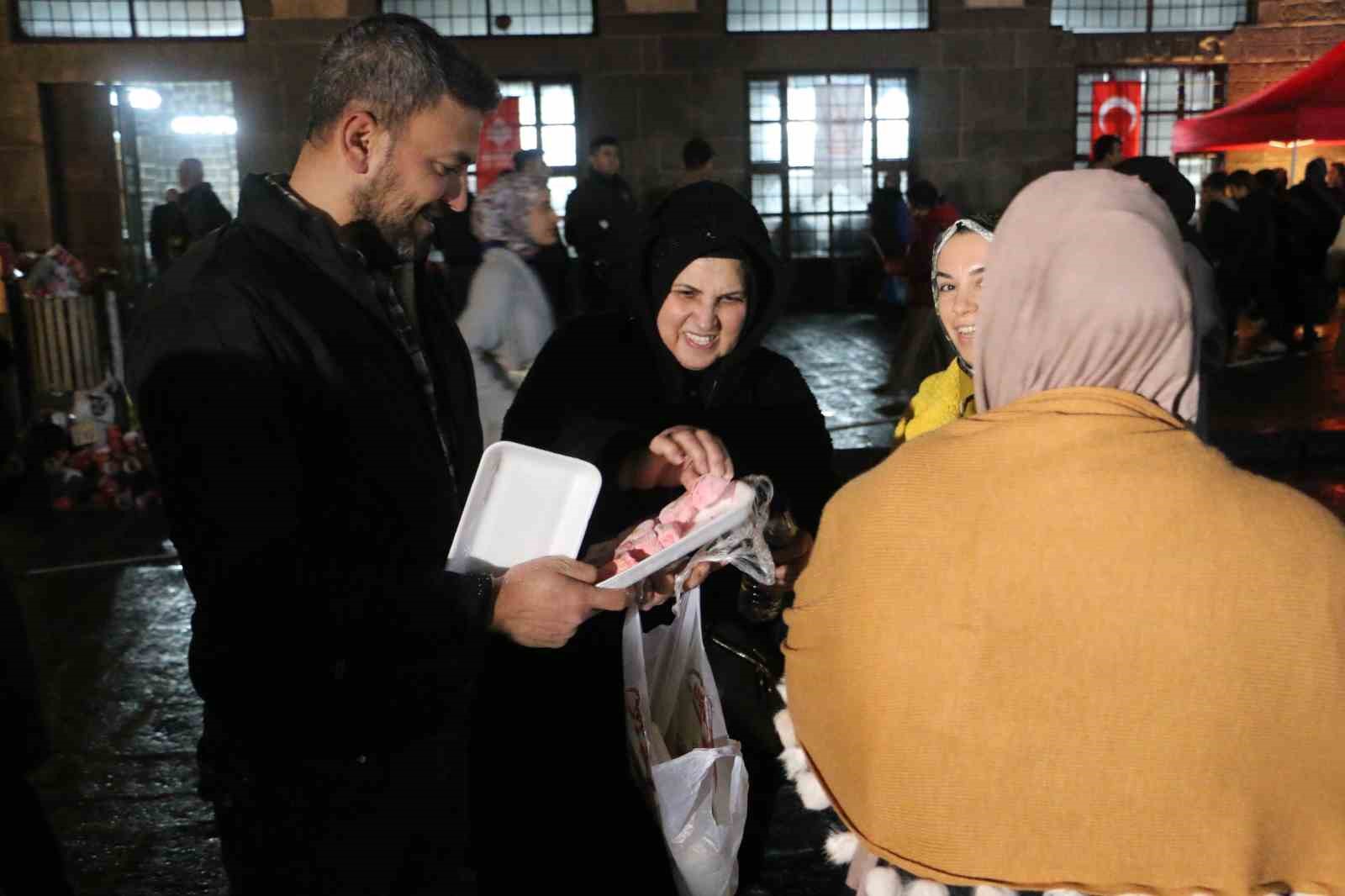 Diyarbakır Ulu Cami’de Kadir Gecesi idrak edildi
