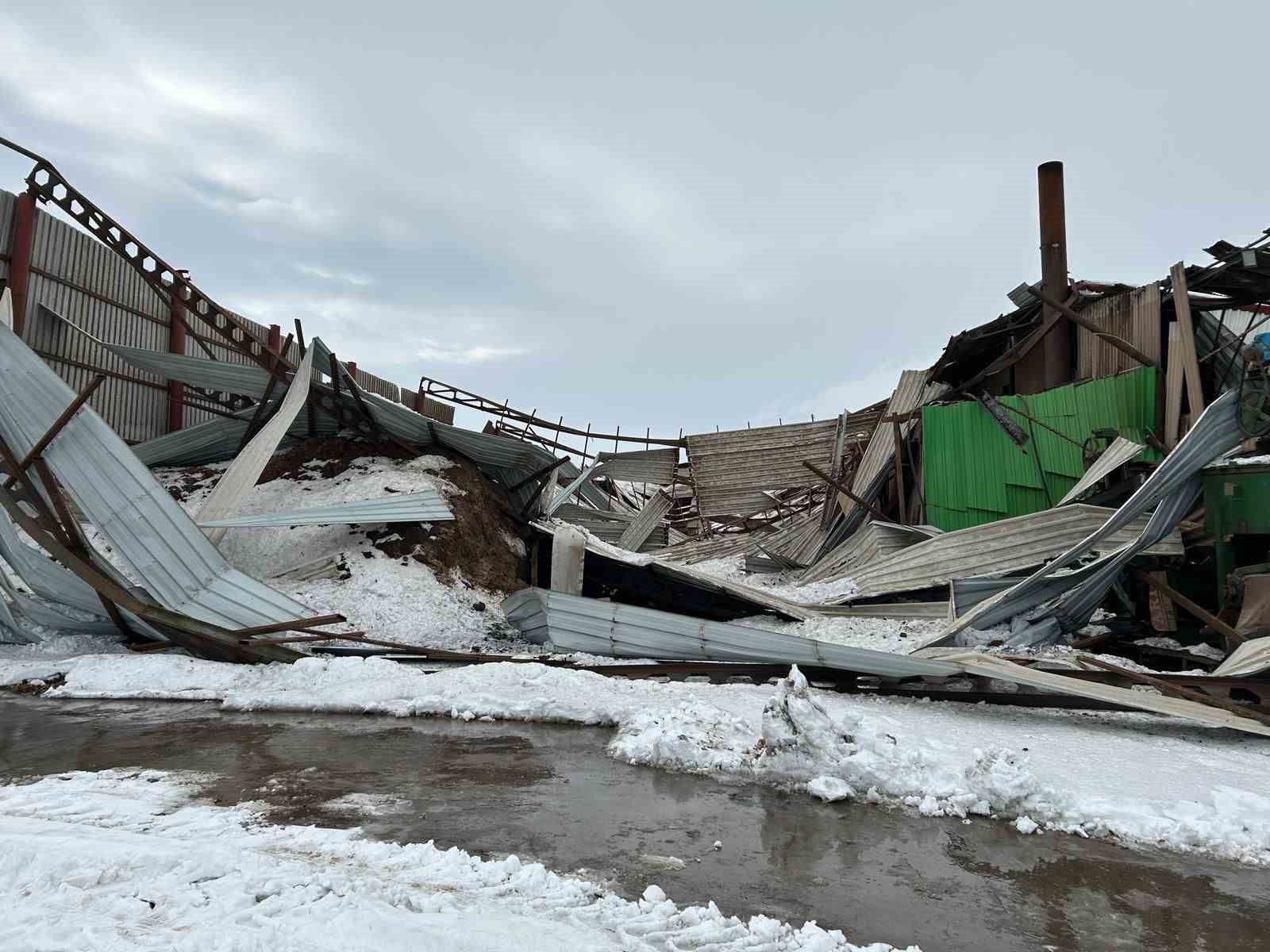 Diyarbakır’da 12 fabrikanın çatısı çöktü
