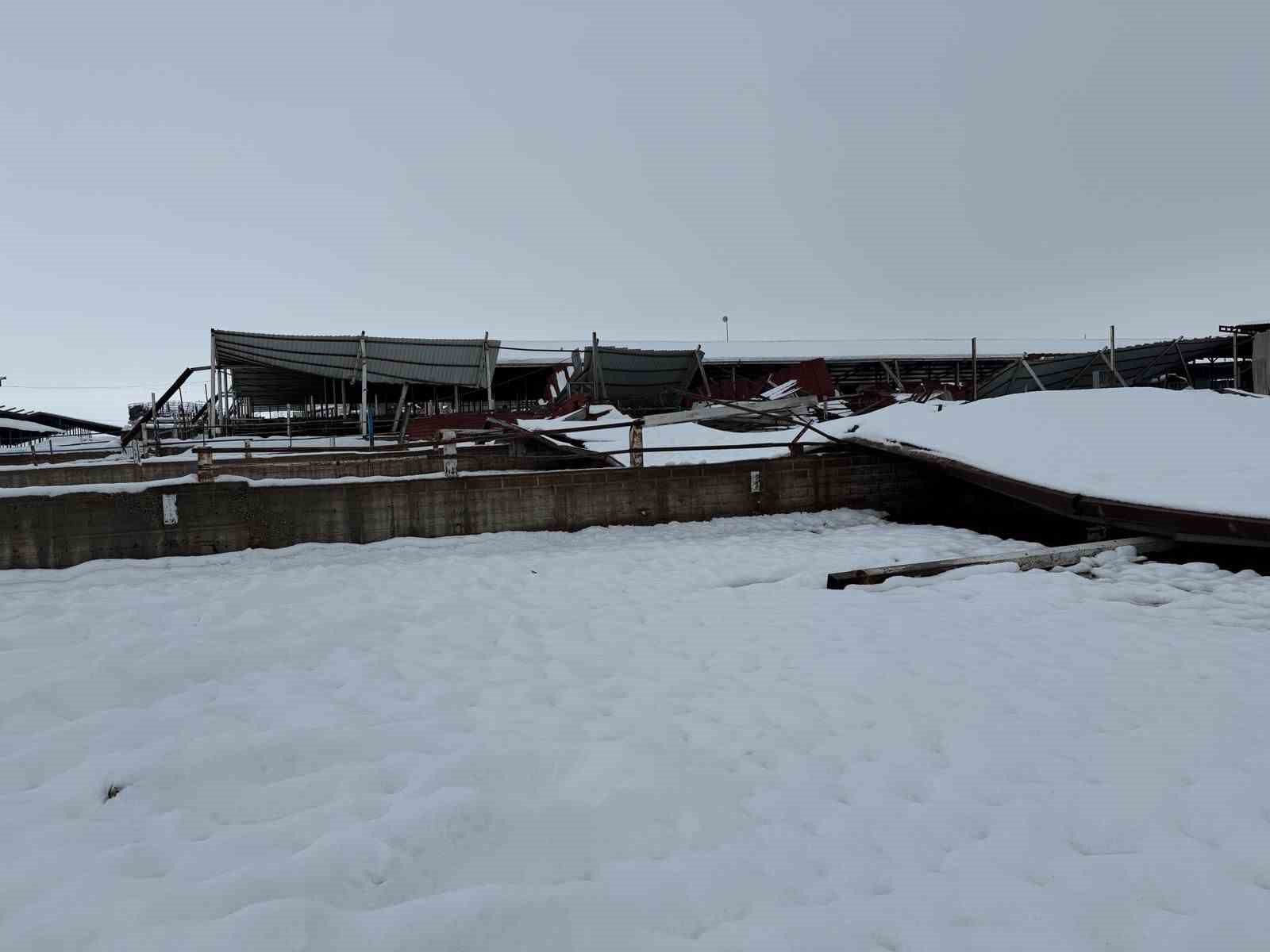 Diyarbakır’da 12 fabrikanın çatısı çöktü
