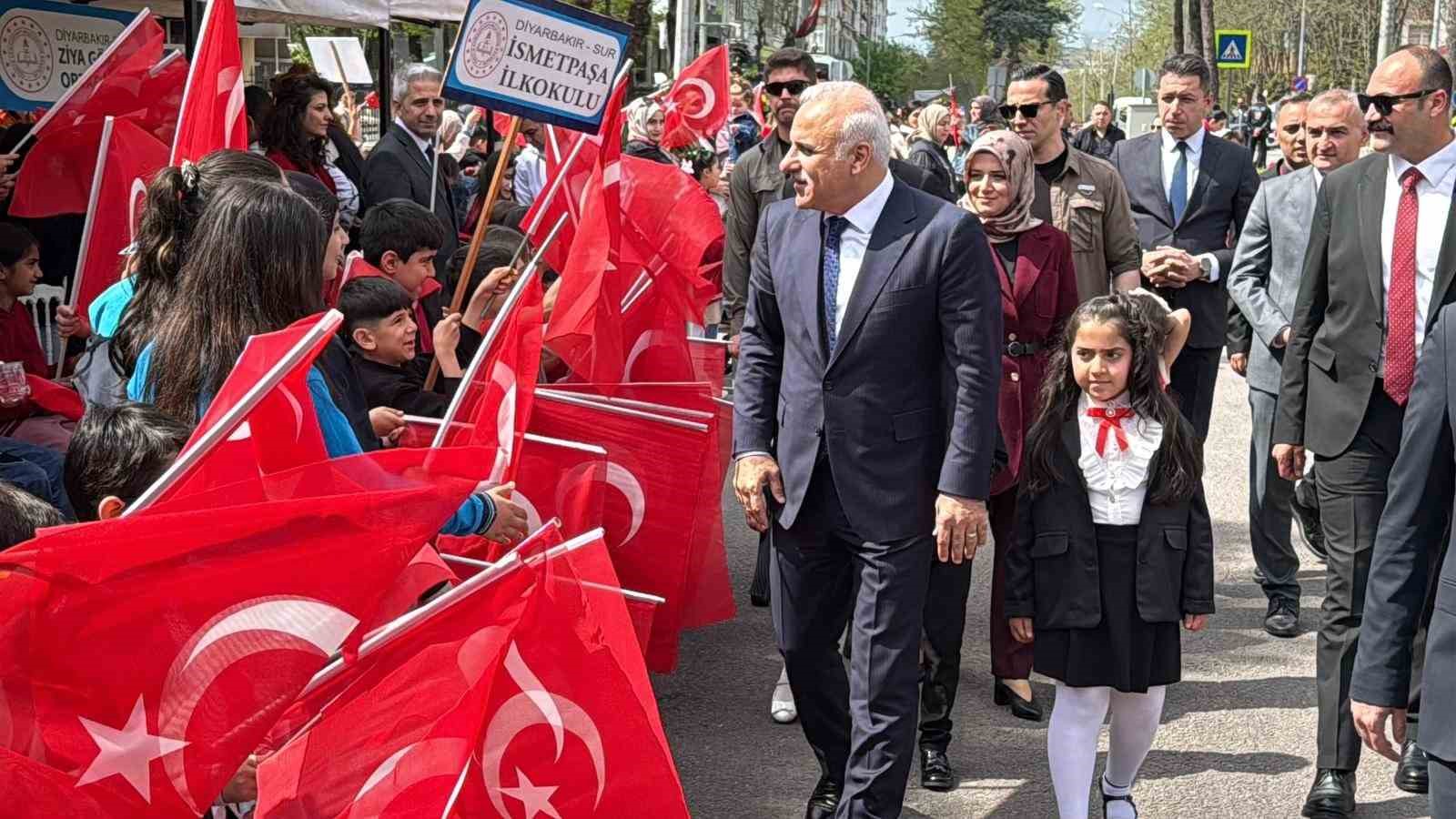 Diyarbakır’da 23 Nisan coşkuyla kutlandı
