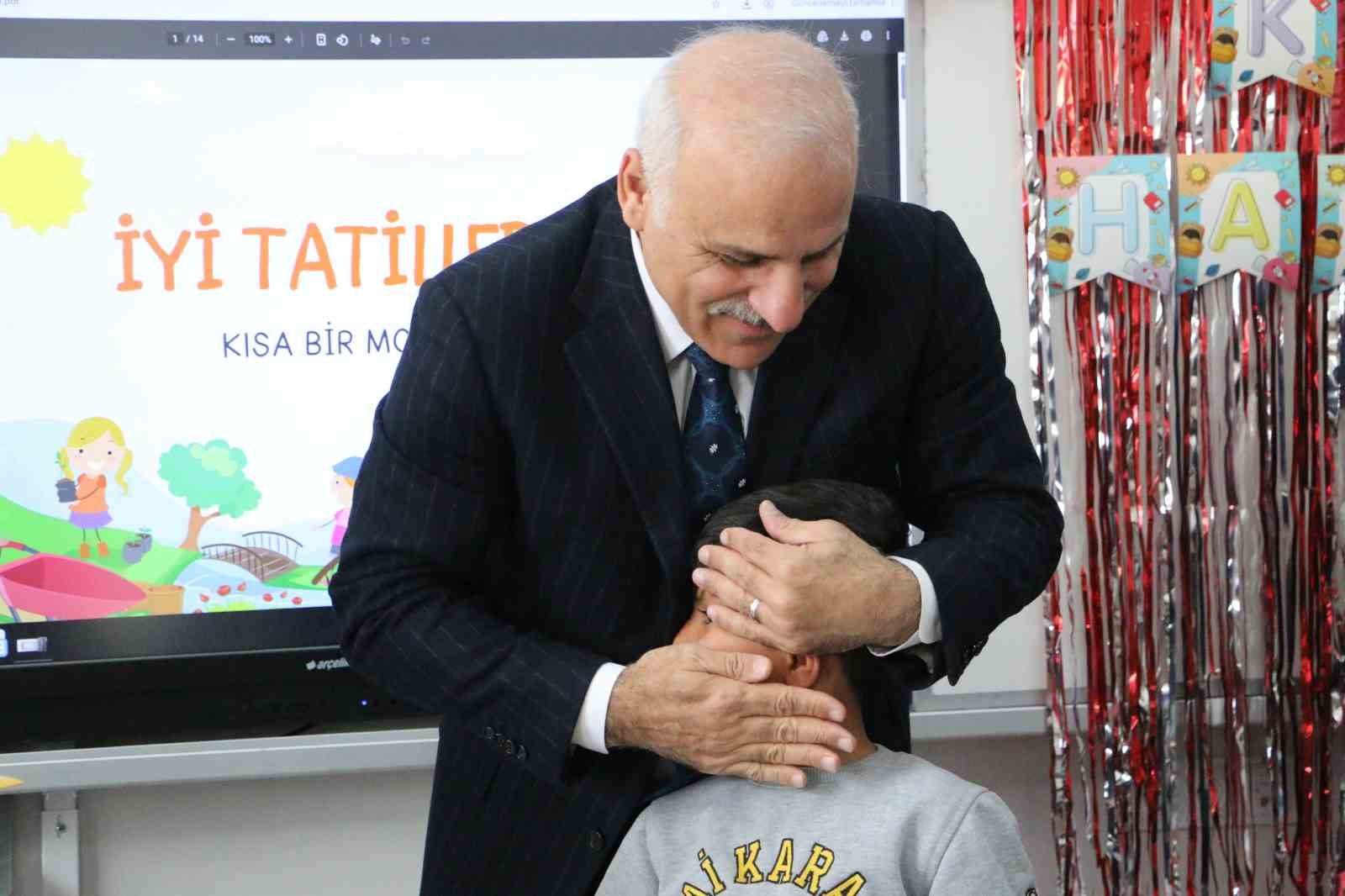 Diyarbakır’da 458 bin öğrenci karne aldı
