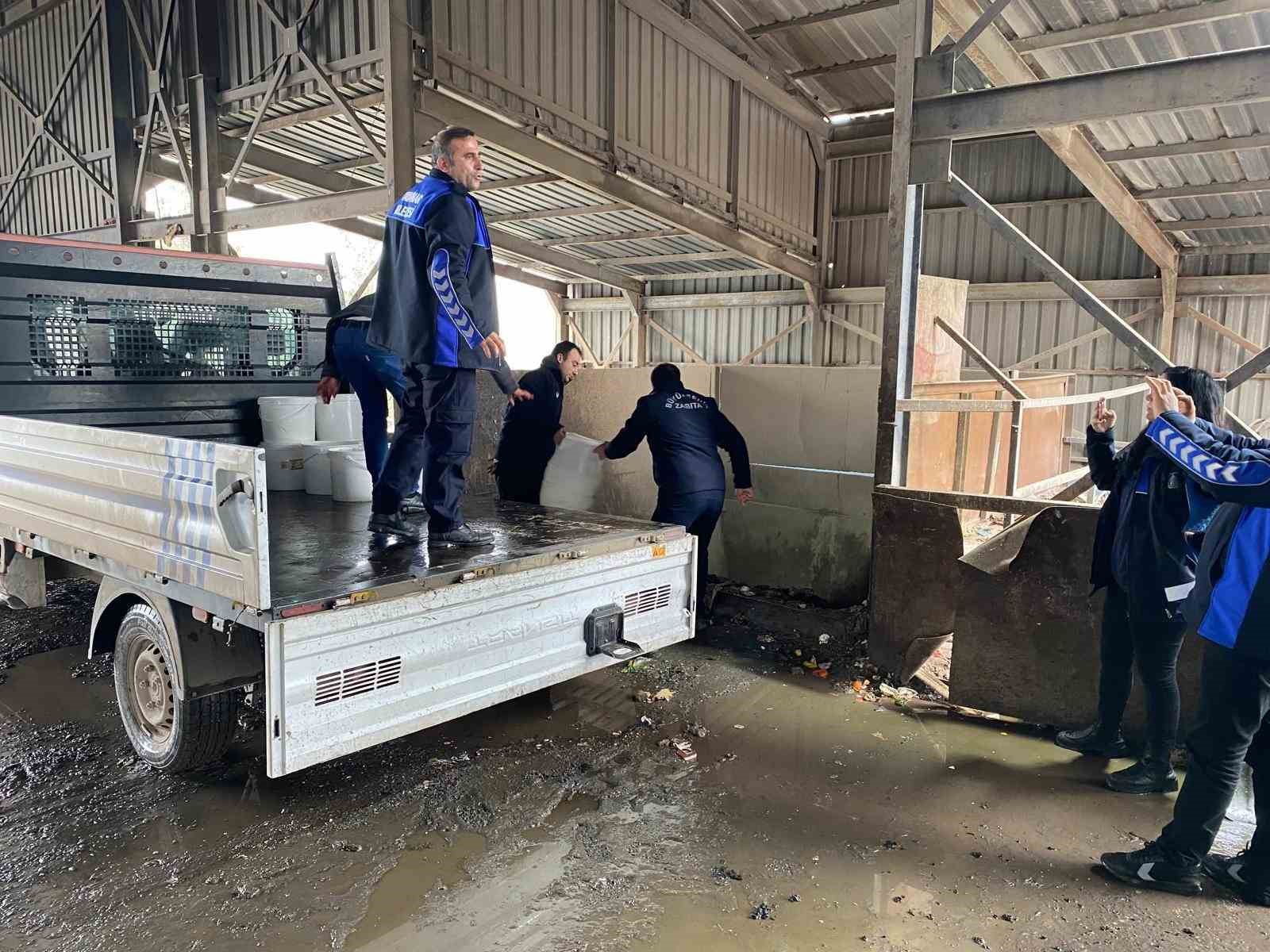 Diyarbakır’da 5 işletmede ele geçirilen 460 kilogram peynir imha edildi
