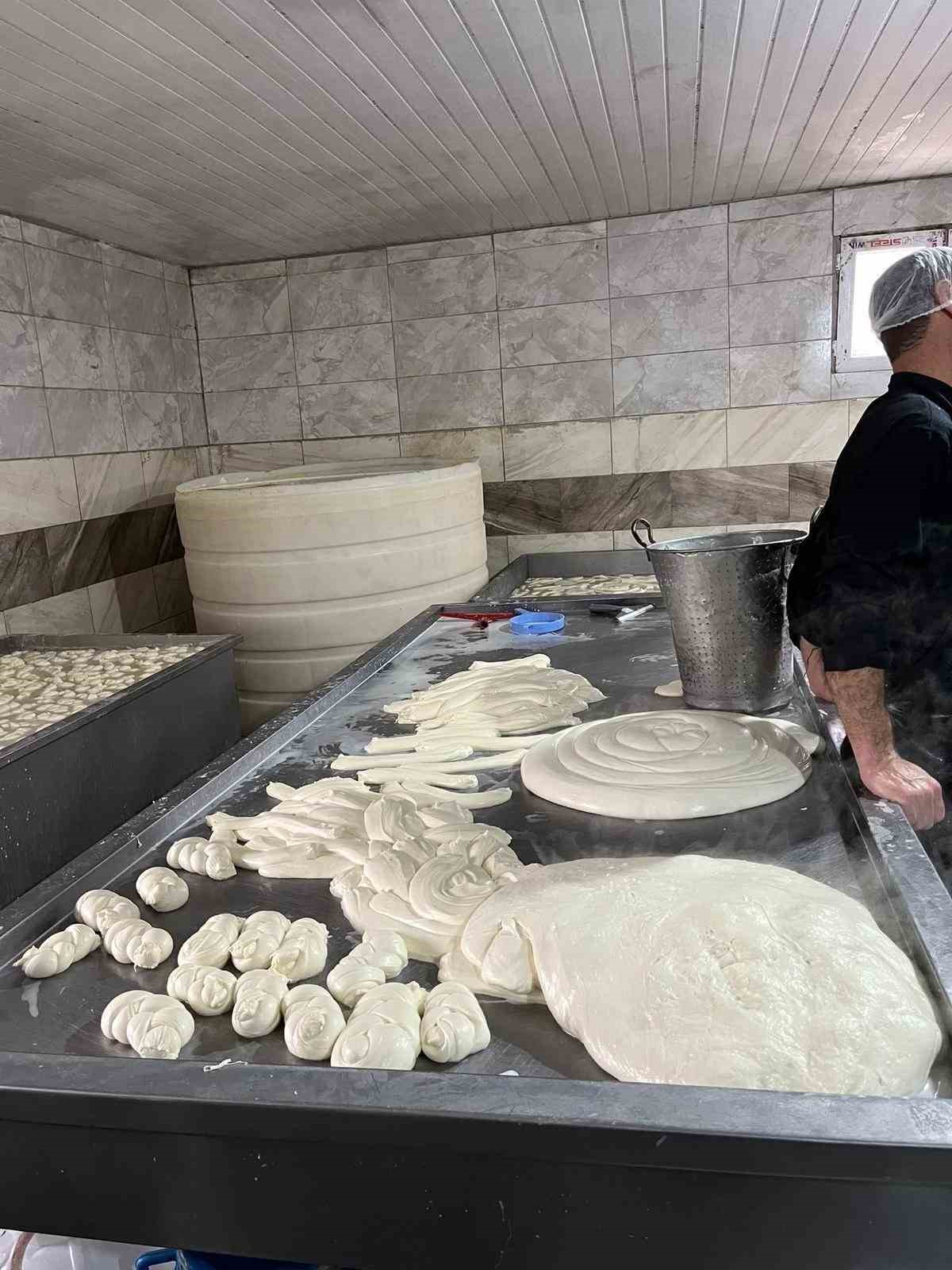 Diyarbakır’da 5 işletmede ele geçirilen 460 kilogram peynir imha edildi
