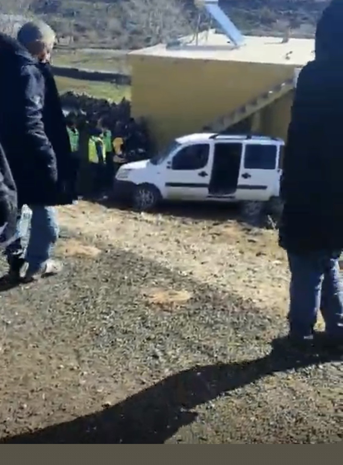 Diyarbakır’da araç evin duvarına çarptı: 2 yaralı
