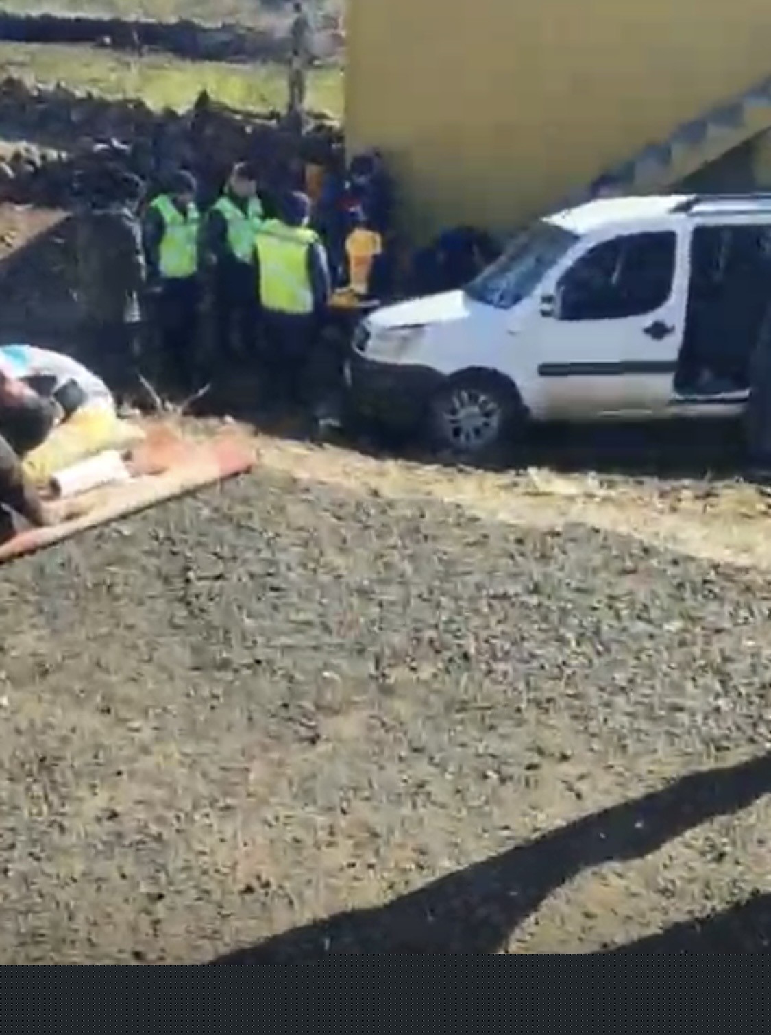 Diyarbakır’da araç evin duvarına çarptı: 2 yaralı
