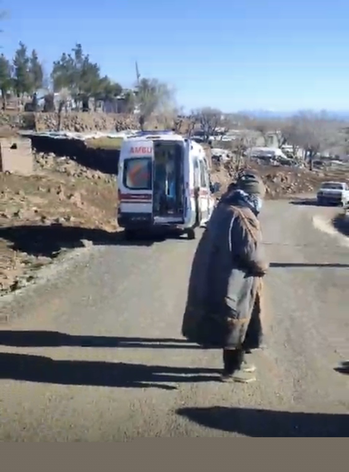 Diyarbakır’da araç evin duvarına çarptı: 2 yaralı
