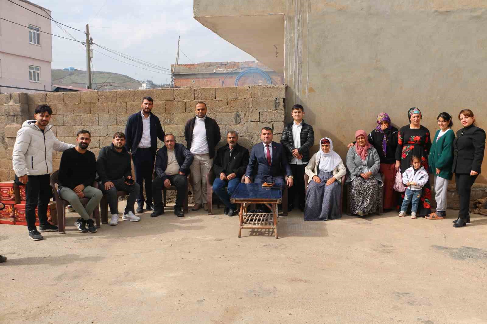 Diyarbakır’da Devlet Bahçeli adına ’Ramazan kolisi’ dağıtıldı
